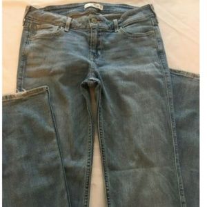 HollisterWomen's Bootcut Light wash sz 7L W28 L35